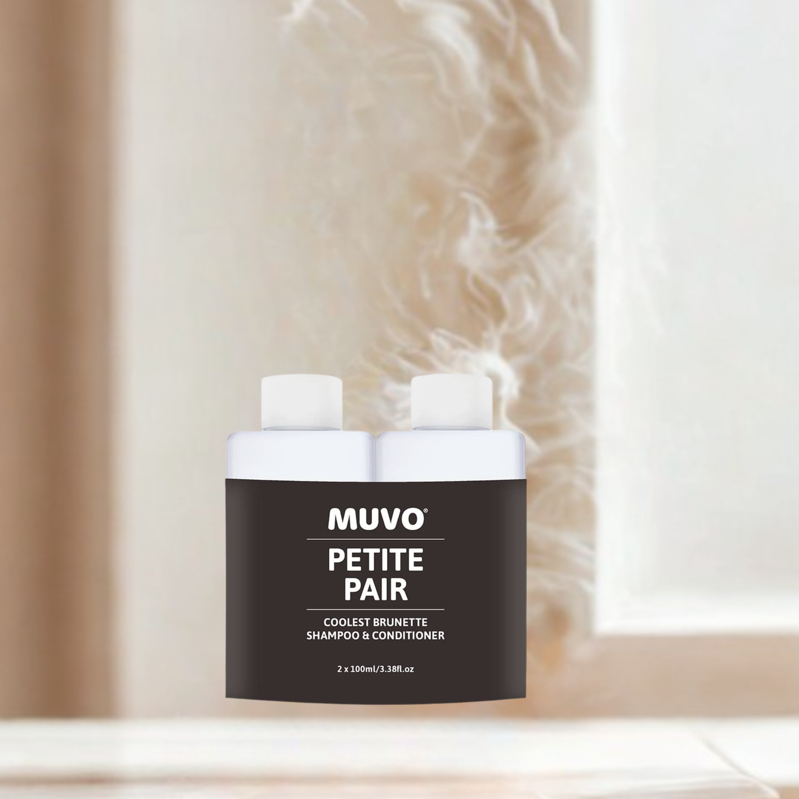 Muvo brunette petite-pair